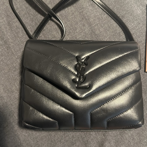 SAINT LAURENT
Loulou Toy quilted leather shoulder bag - Picture 5 of 11